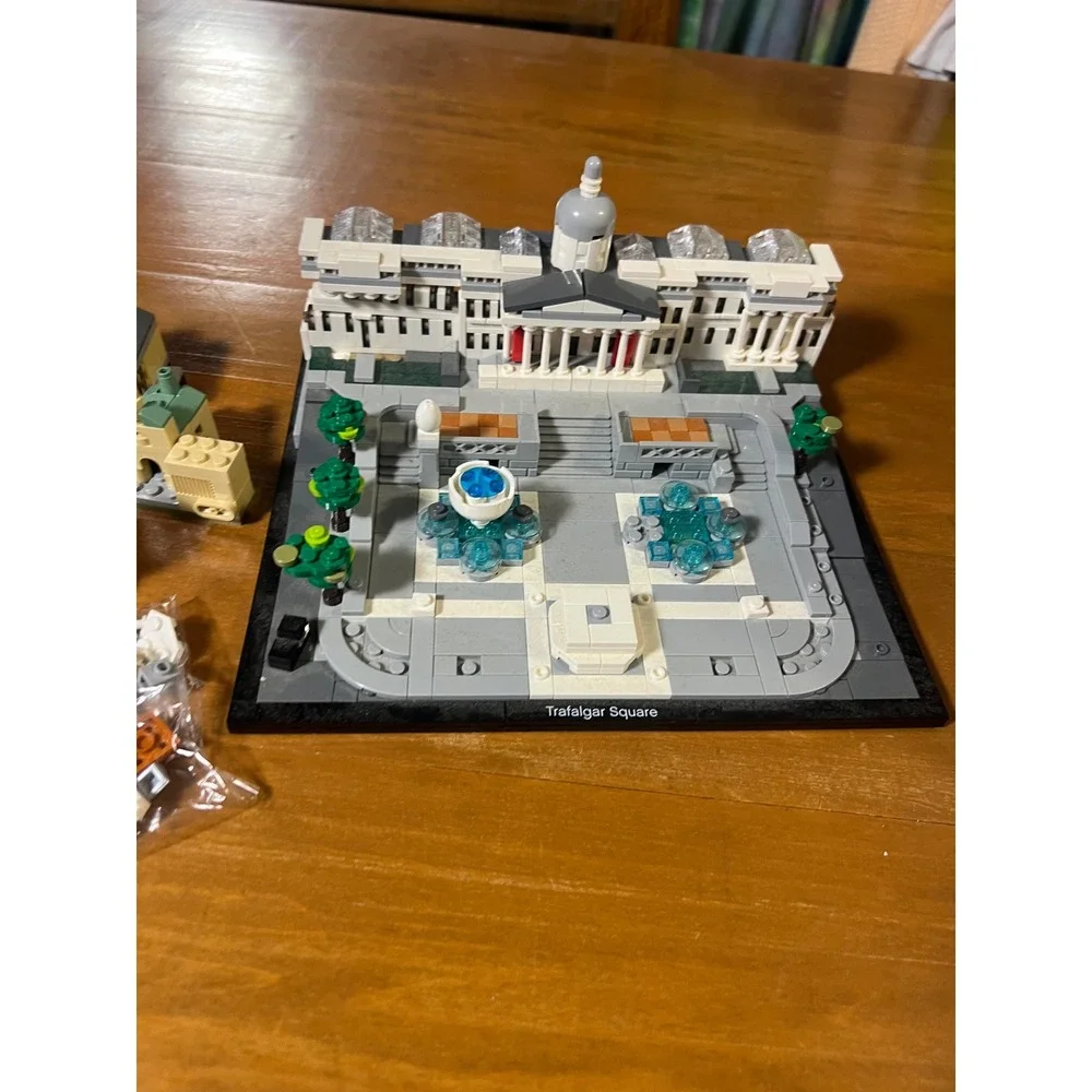 LEGO Architecture Trafalgar Square 21045 London Landmark Building Set Partial - Picture 5 of 5